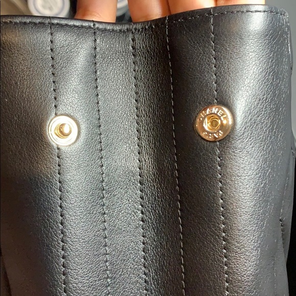 CHANEL LARGE SHOPPING TOTE NWT!! - Picture 3 of 7